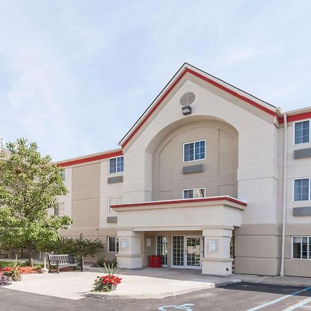 Mainstay Suites Detroit אובורן הילס מראה חיצוני תמונה