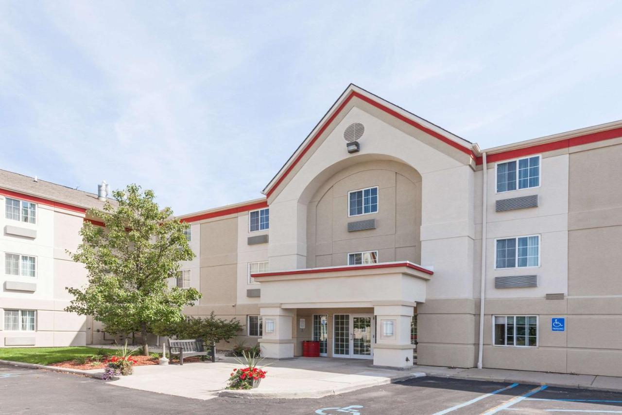 Mainstay Suites Detroit אובורן הילס מראה חיצוני תמונה