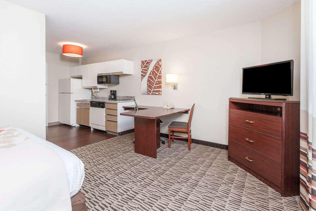 Mainstay Suites Detroit אובורן הילס חדר תמונה