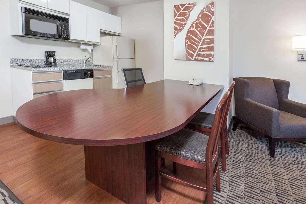 Mainstay Suites Detroit אובורן הילס חדר תמונה
