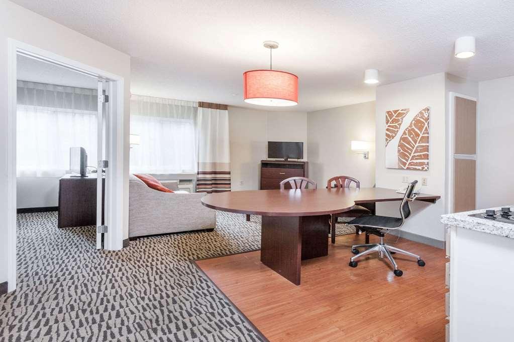 Mainstay Suites Detroit אובורן הילס חדר תמונה
