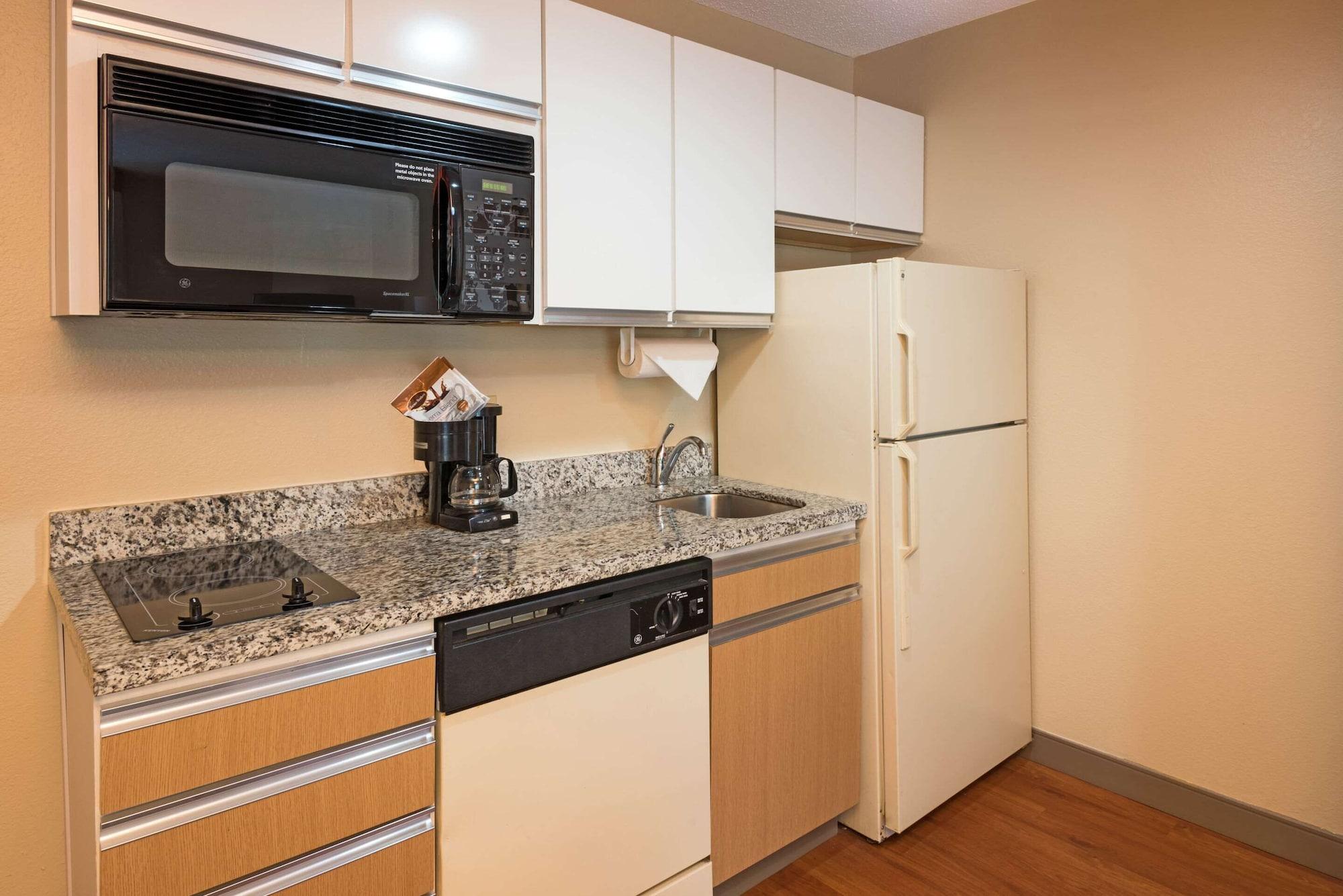 Mainstay Suites Detroit אובורן הילס מראה חיצוני תמונה