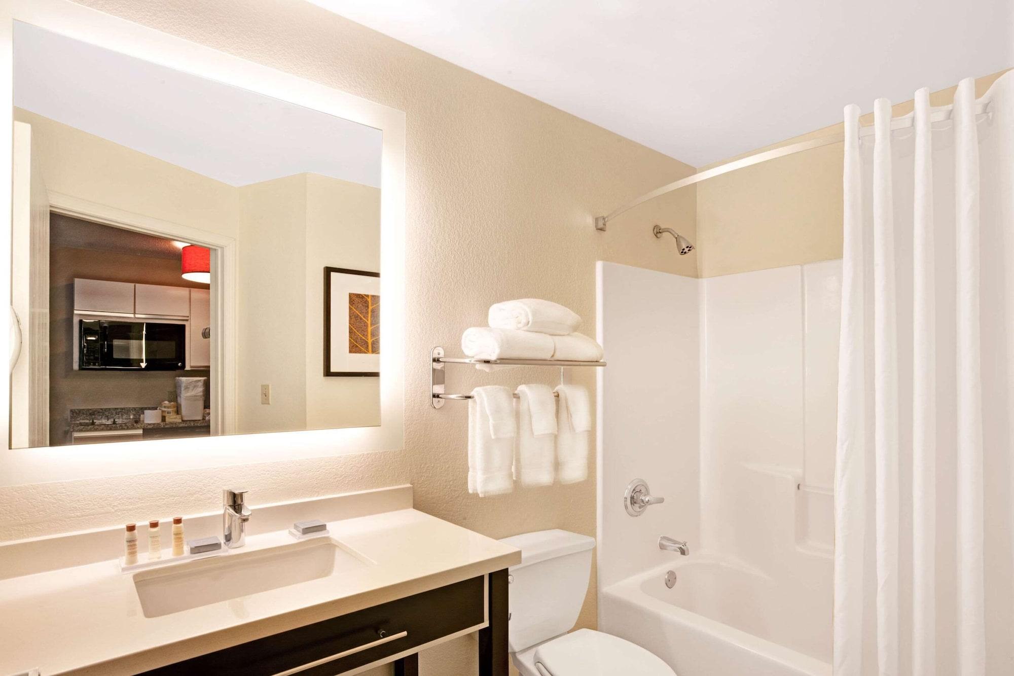 Mainstay Suites Detroit אובורן הילס מראה חיצוני תמונה
