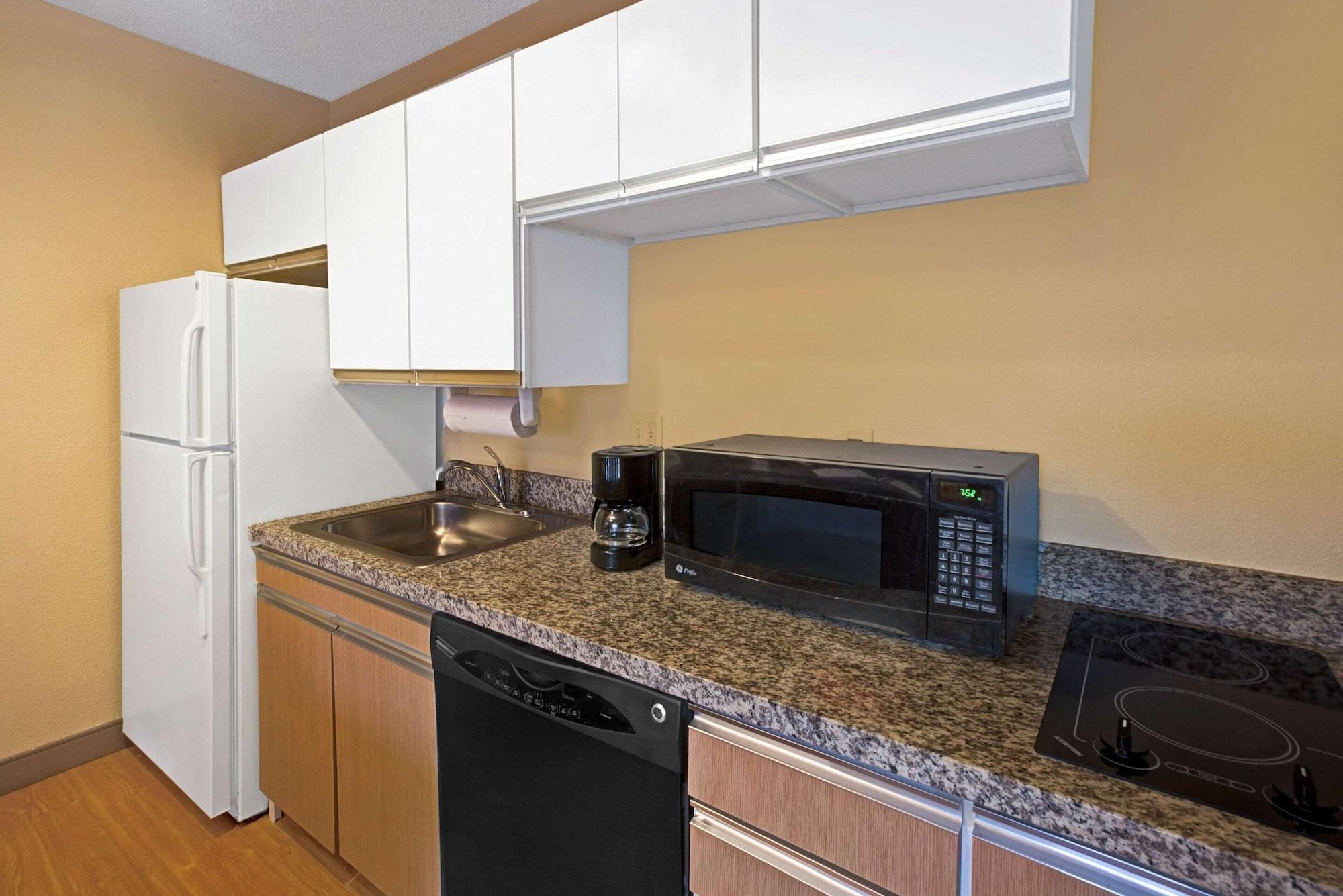 Mainstay Suites Detroit אובורן הילס מראה חיצוני תמונה