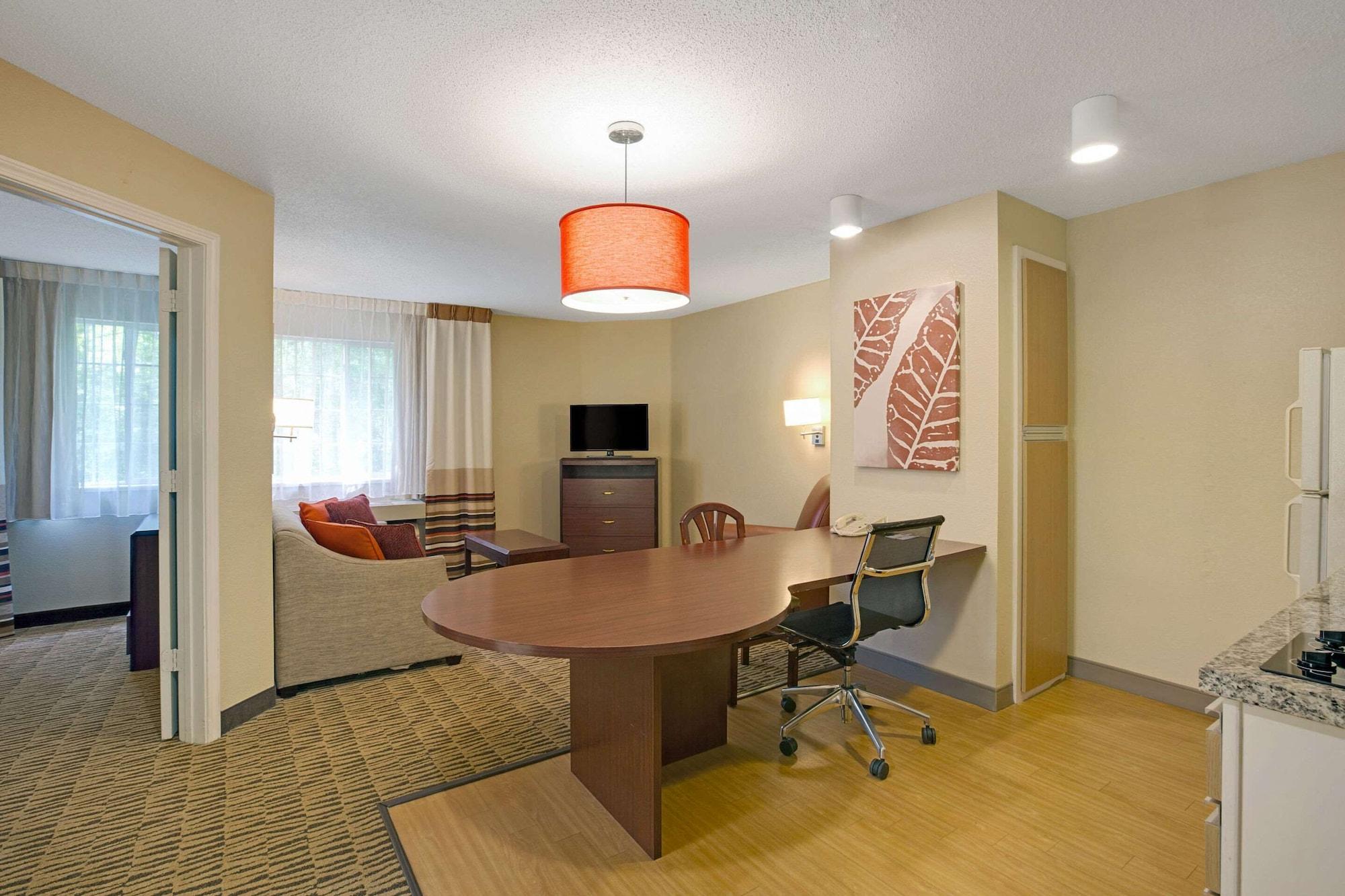 Mainstay Suites Detroit אובורן הילס מראה חיצוני תמונה