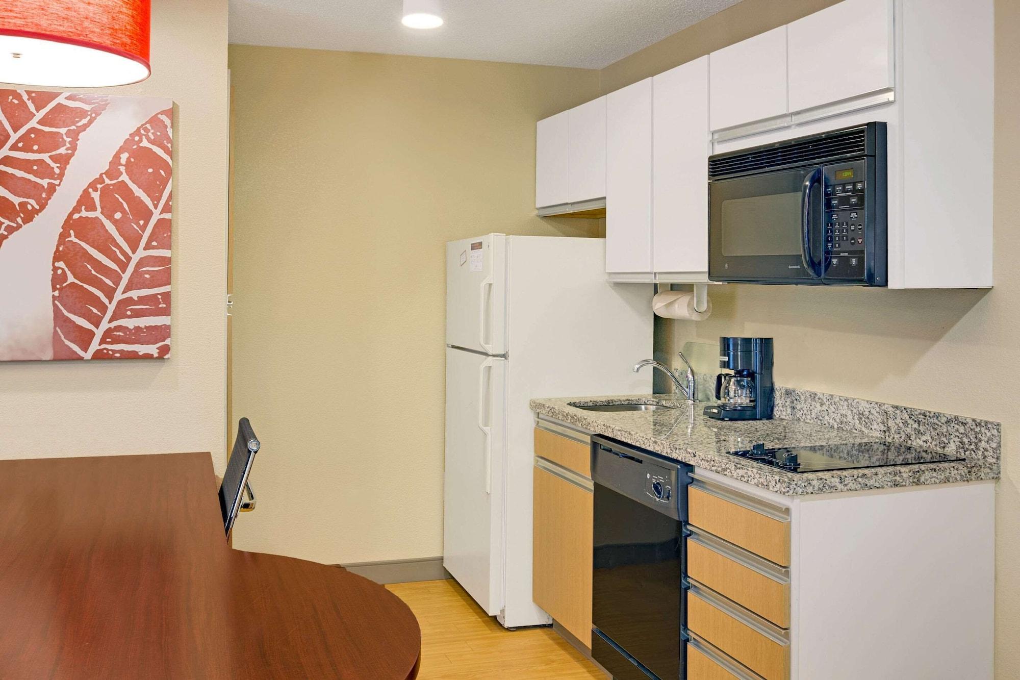 Mainstay Suites Detroit אובורן הילס מראה חיצוני תמונה