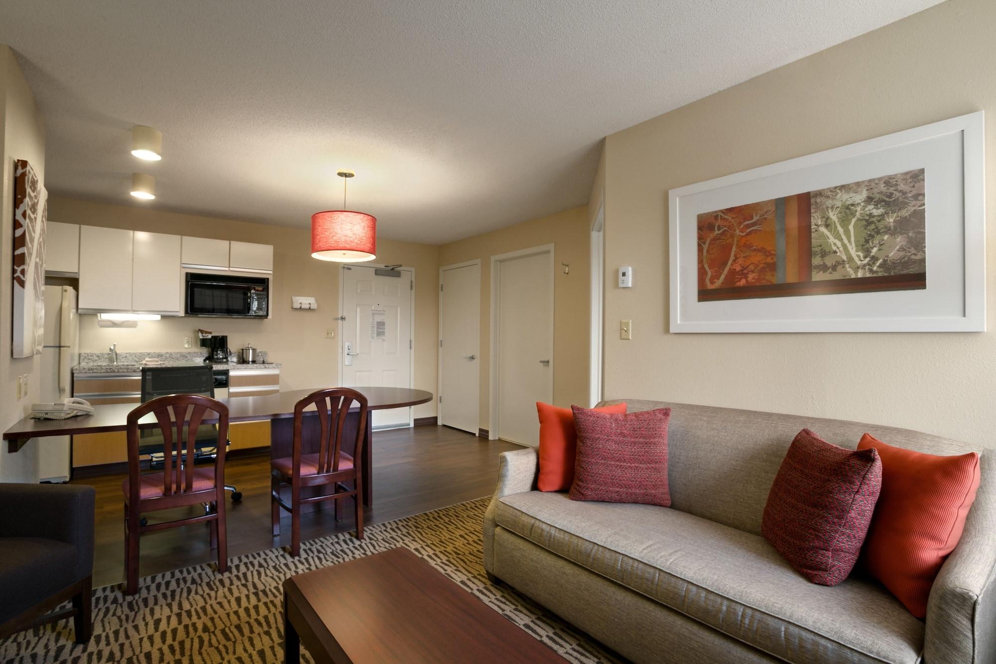 Mainstay Suites Detroit אובורן הילס מראה חיצוני תמונה