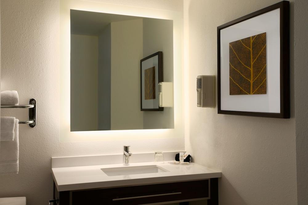 Mainstay Suites Detroit אובורן הילס מראה חיצוני תמונה