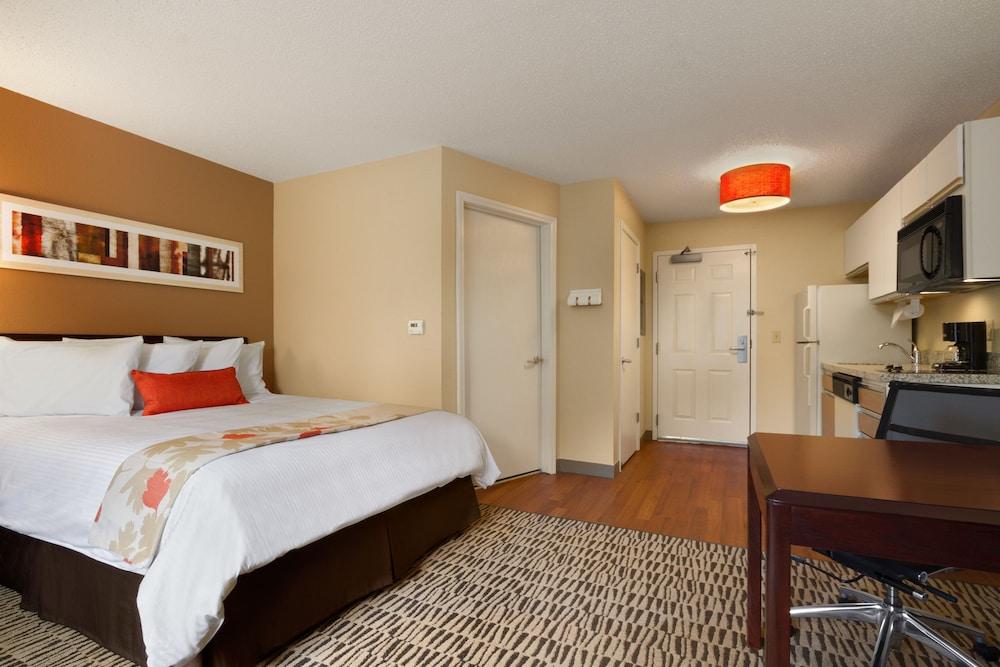 Mainstay Suites Detroit אובורן הילס מראה חיצוני תמונה