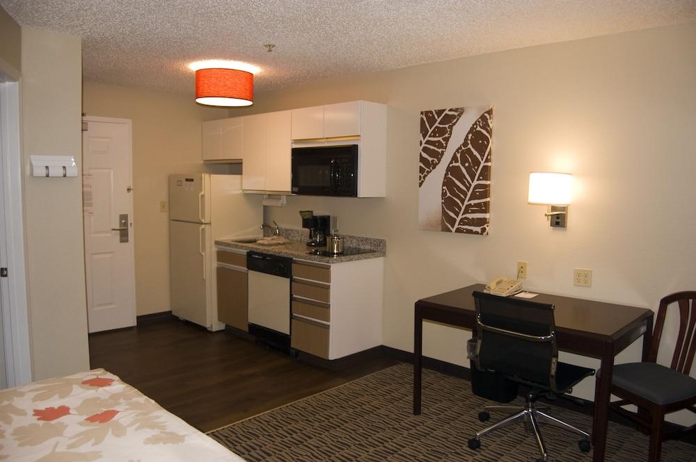 Mainstay Suites Detroit אובורן הילס מראה חיצוני תמונה