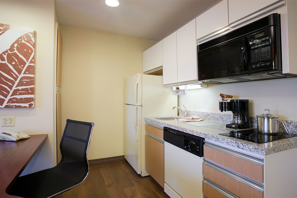 Mainstay Suites Detroit אובורן הילס מראה חיצוני תמונה