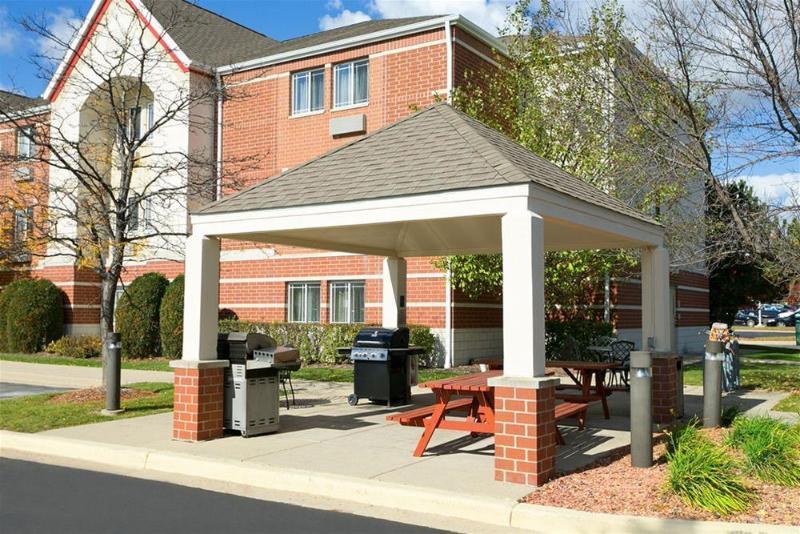 Mainstay Suites Detroit אובורן הילס מראה חיצוני תמונה
